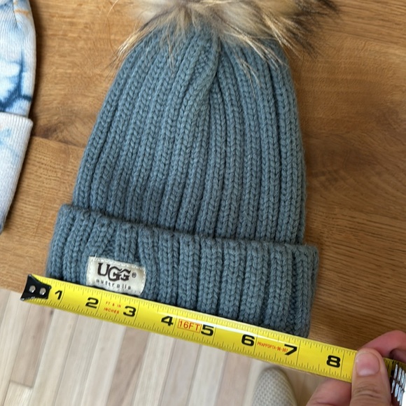 Ugg - Picture 4 of 5